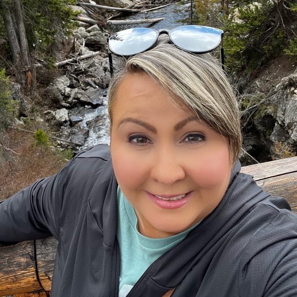 Meet your Posher, Heather - Picture 7 of 7